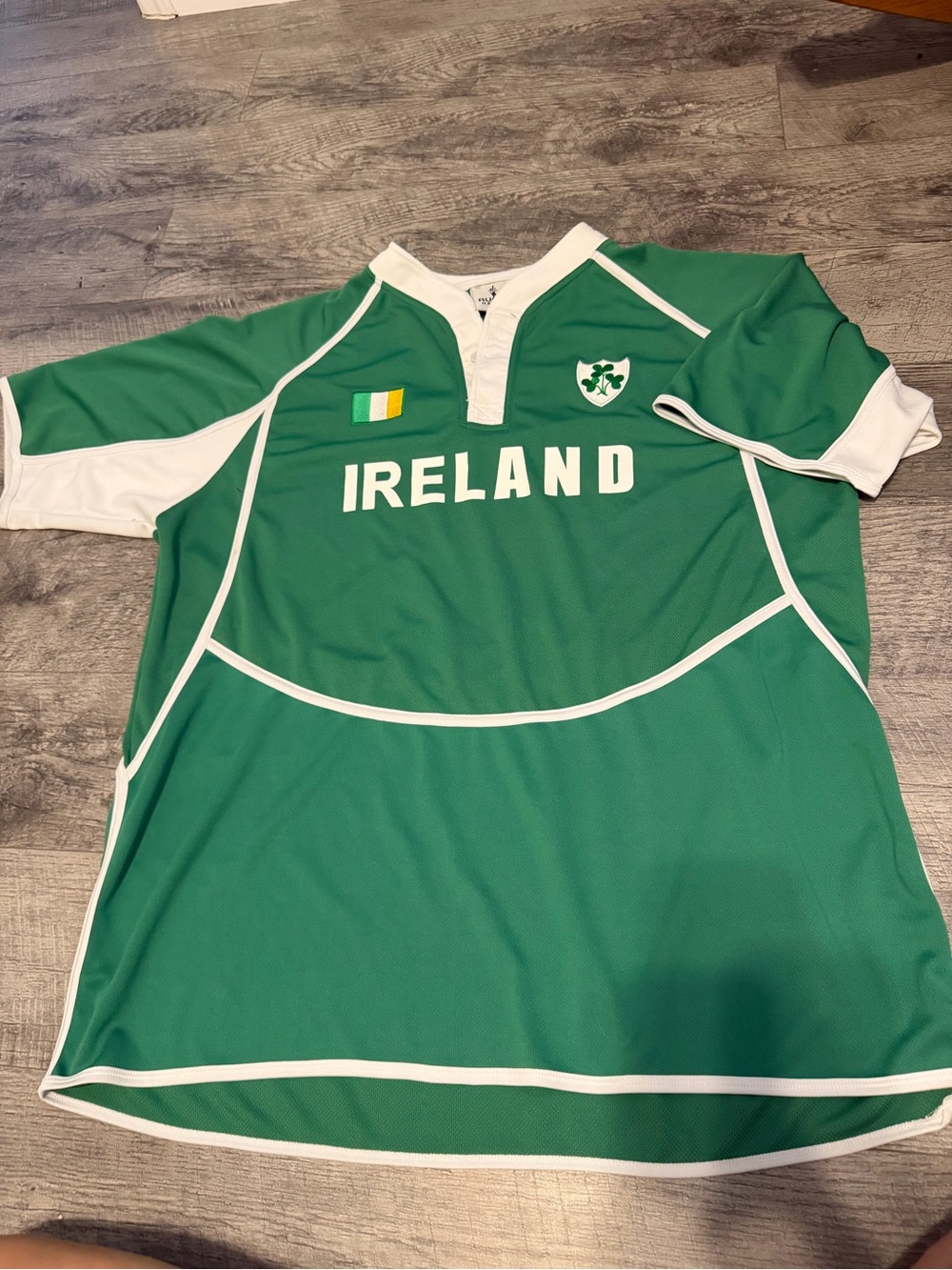 Men's Ireland Soccer Jersey in Green with White Trim